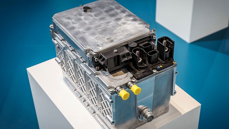 Daimler's low-voltage hybridisation with a 48-volt on-board electrical system will allow further fuel savings in future.
