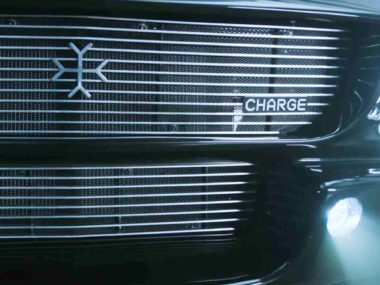 Charge Mustang