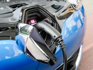 renault zoe plugged in