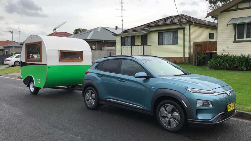 Torrent Gepensioneerd Handig Towing a caravan with an electric car - can it be done?