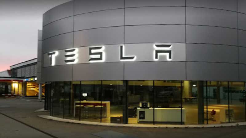 Tesla takes over Porsche service centre in Switzerland