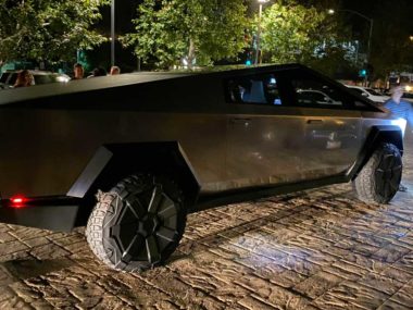 tesla cybertruck