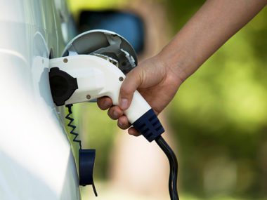 Charging battery of an electric car - optimised EastLink