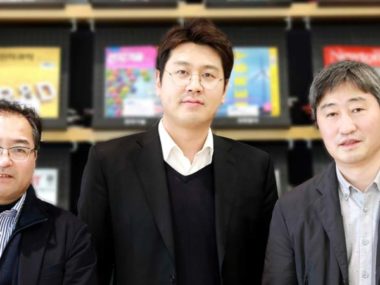 Yuichi Aihara, Principal Engineer from SRJ, Yong-Gun Lee, Principal Researcher and Dongmin Im, Master from SAIT. Source: Samsung