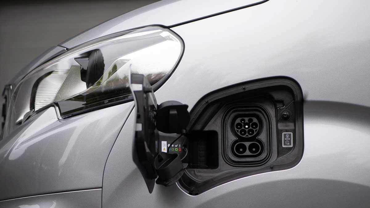 e-expert charging plug