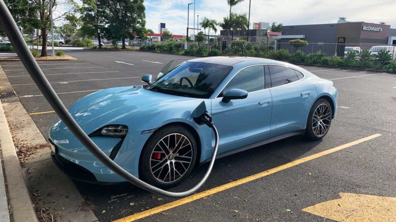 Porsche Taycan 4S