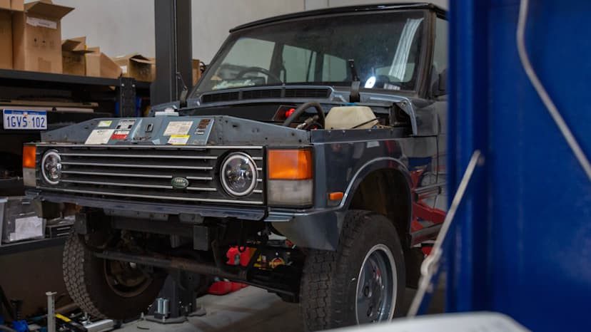 1992 Range Rover in conversion process. Source: Electric Car Cafe