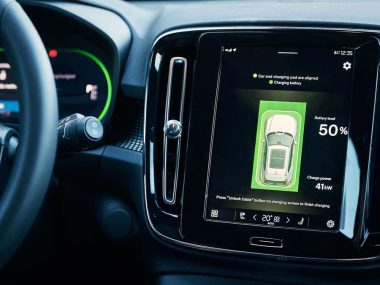 XC40 Pure Recharge wirelessly charging. Source: Volvo