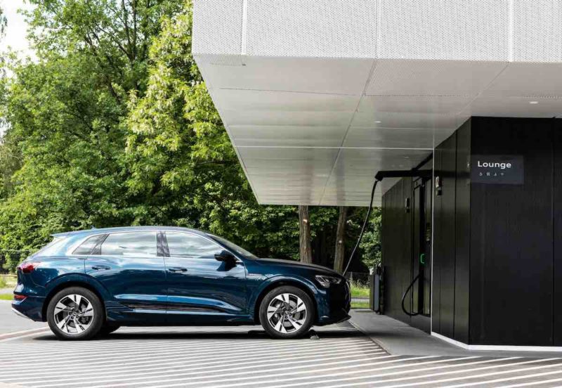 Audi quick charge hub