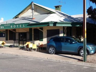 Sometimes charging needs a longer lead … or a quiet country footpath! Kona at Poochera Pub, SA. Image: B. Gaton