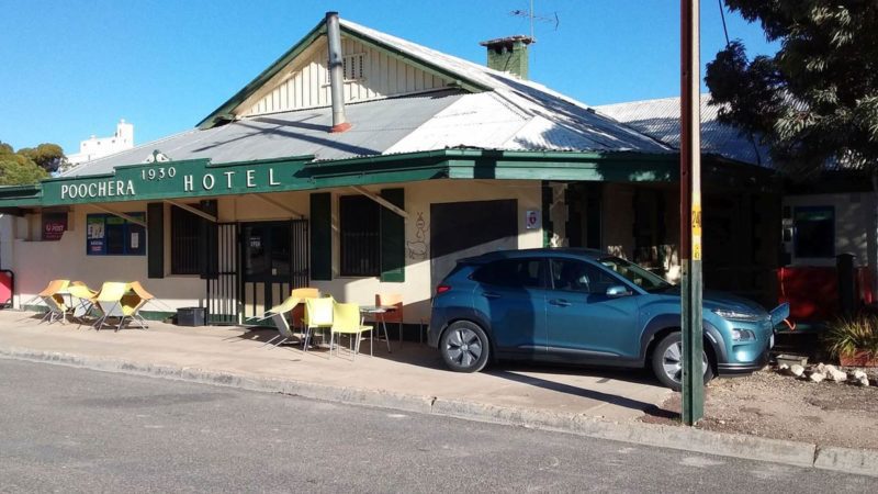 Sometimes charging needs a longer lead … or a quiet country footpath! Kona at Poochera Pub, SA. Image: B. Gaton