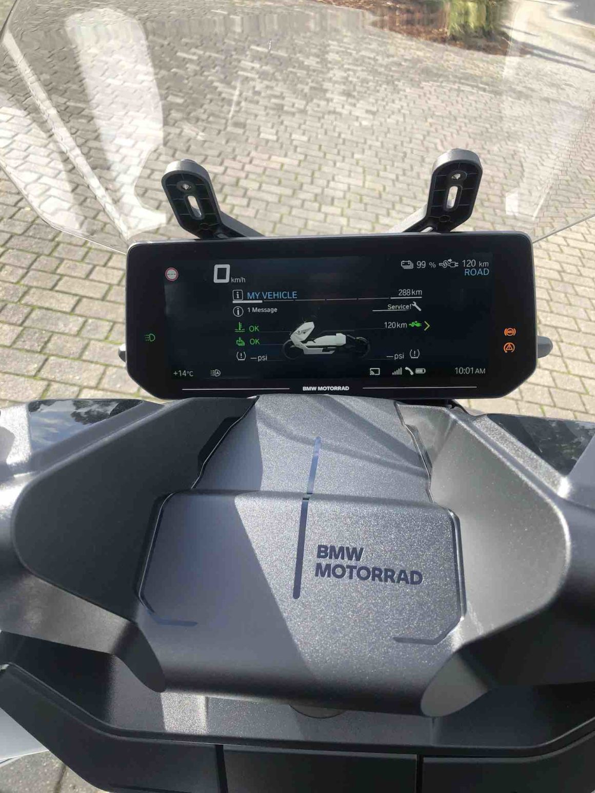 BMW CE 04
