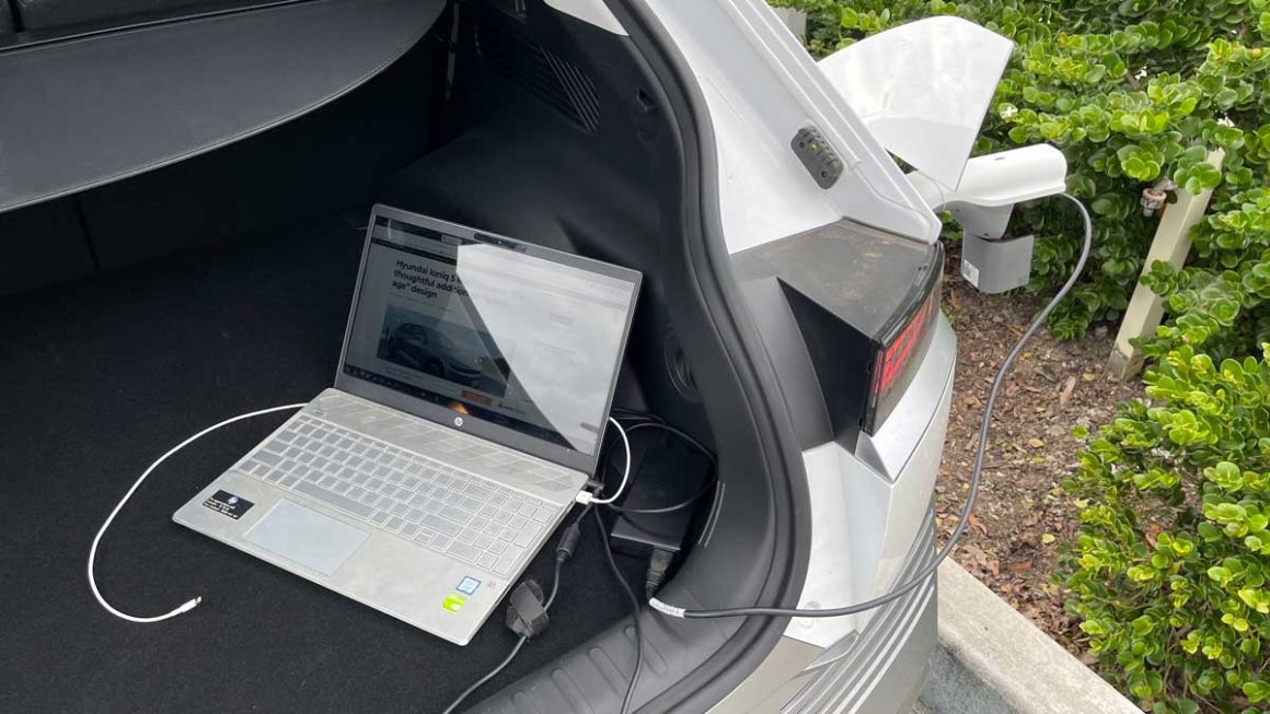 Using the Ioniq 5 V2L with a laptop