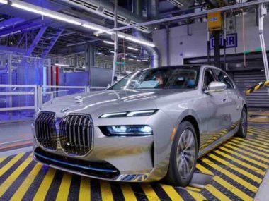 bmw i7 factory floor