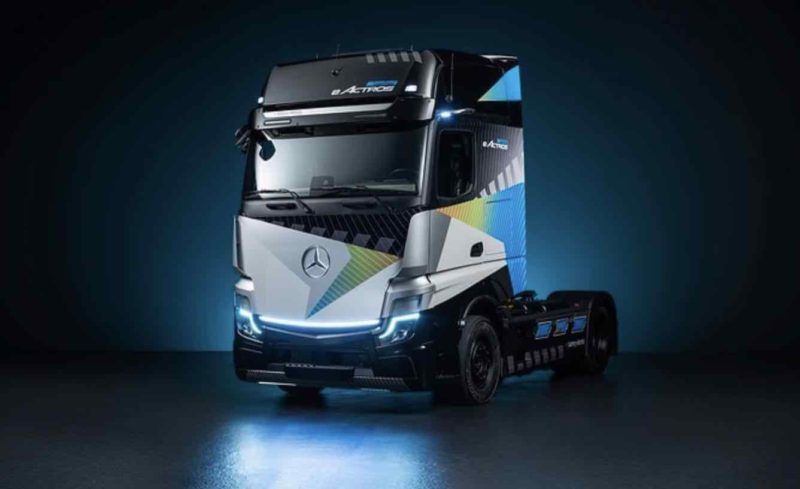 Daimler unveils its first electric heavy duty and long haul truck