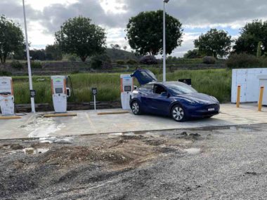 model y tesla charging