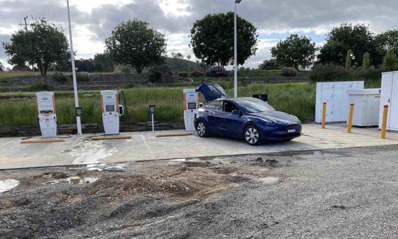 model y tesla charging