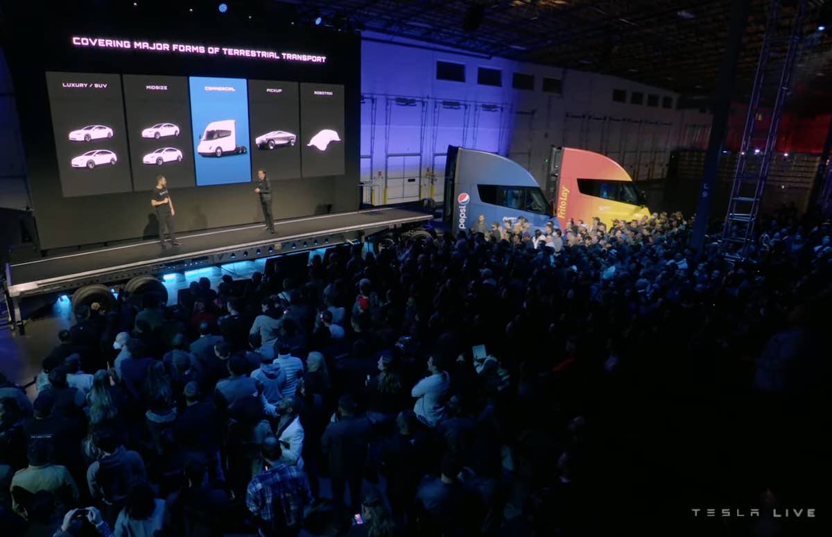 Tesla Semi odhaluje budoucnost kamionové dopravy