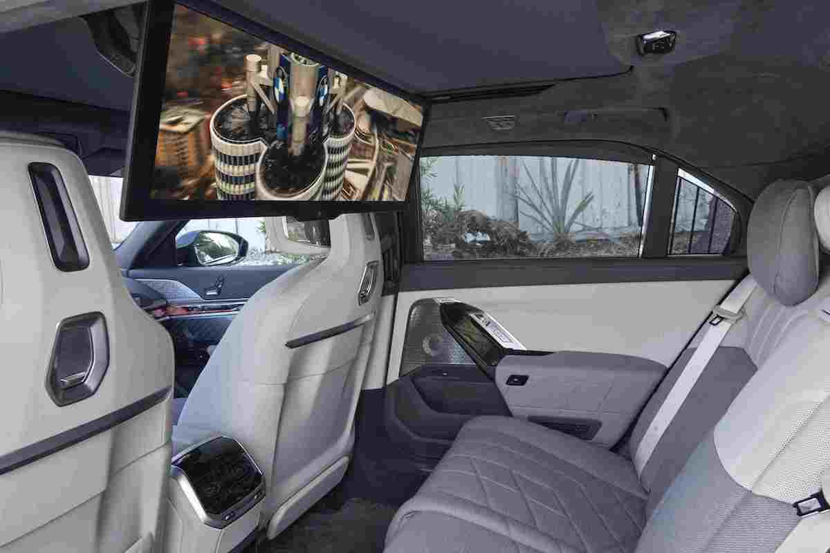 BMW I7 Review 05 BMW I7 rear theatre screen