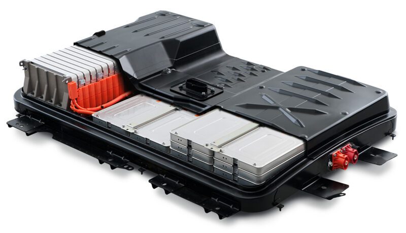 Cut-away view of Nissan Leaf ZE0 battery pack.