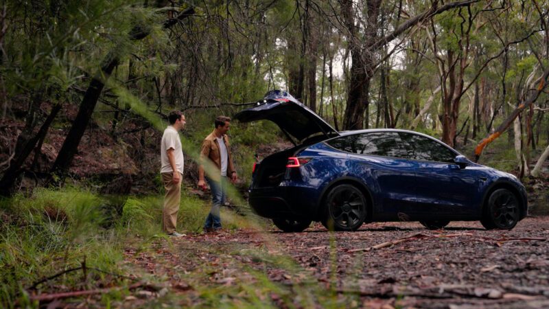 Evee electric vehicle sharing app