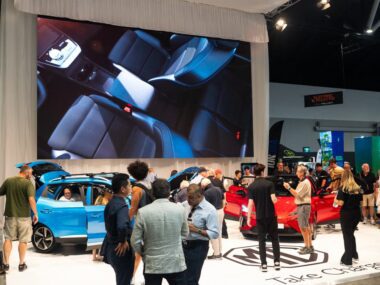 MG 4 Crowd Fully Charged Live