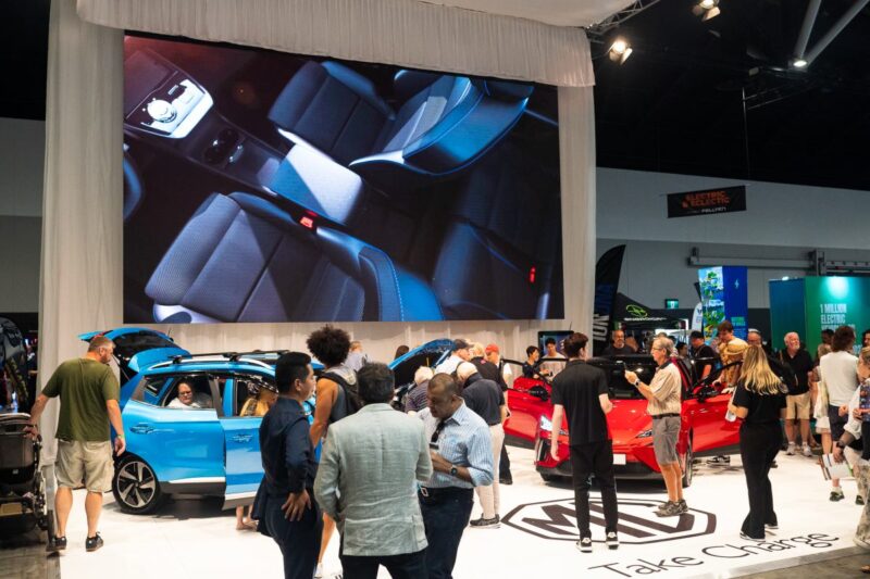 MG 4 Crowd Fully Charged Live