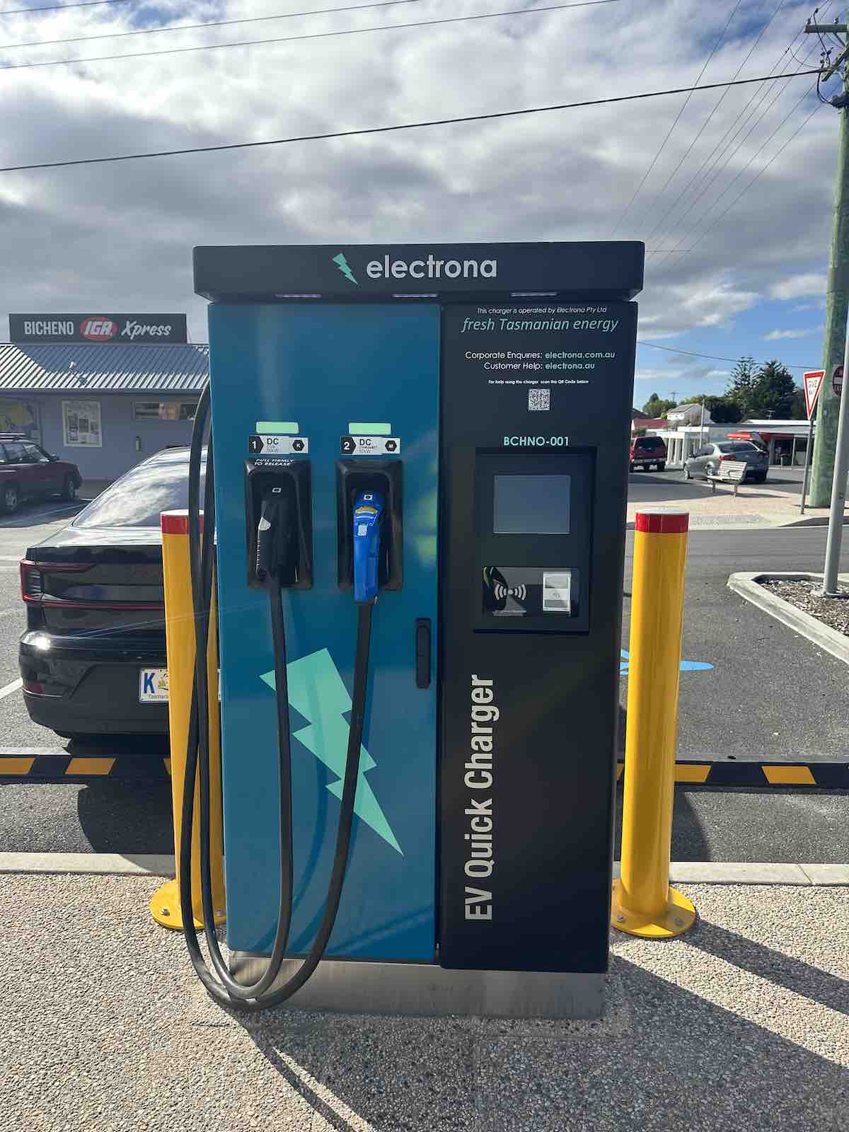 Electrona tap and go EV charging station