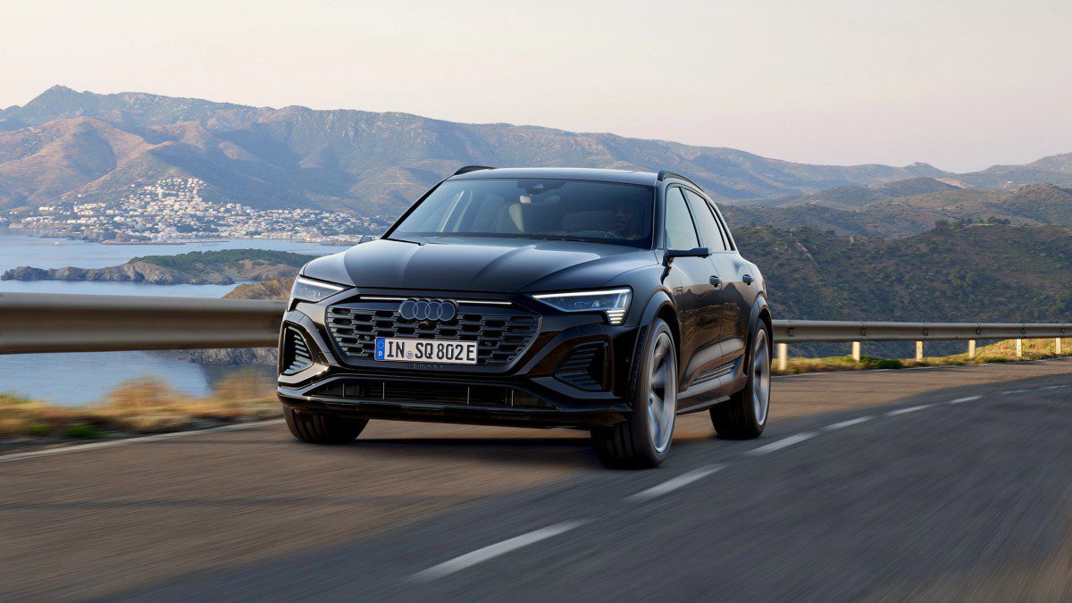 Audi SQ8 e-tron Driving