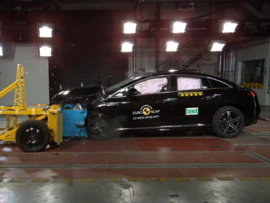 Mercedes EQE Crash Test