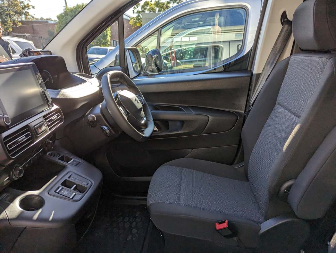 Peugeot E-Partner Driver Seat