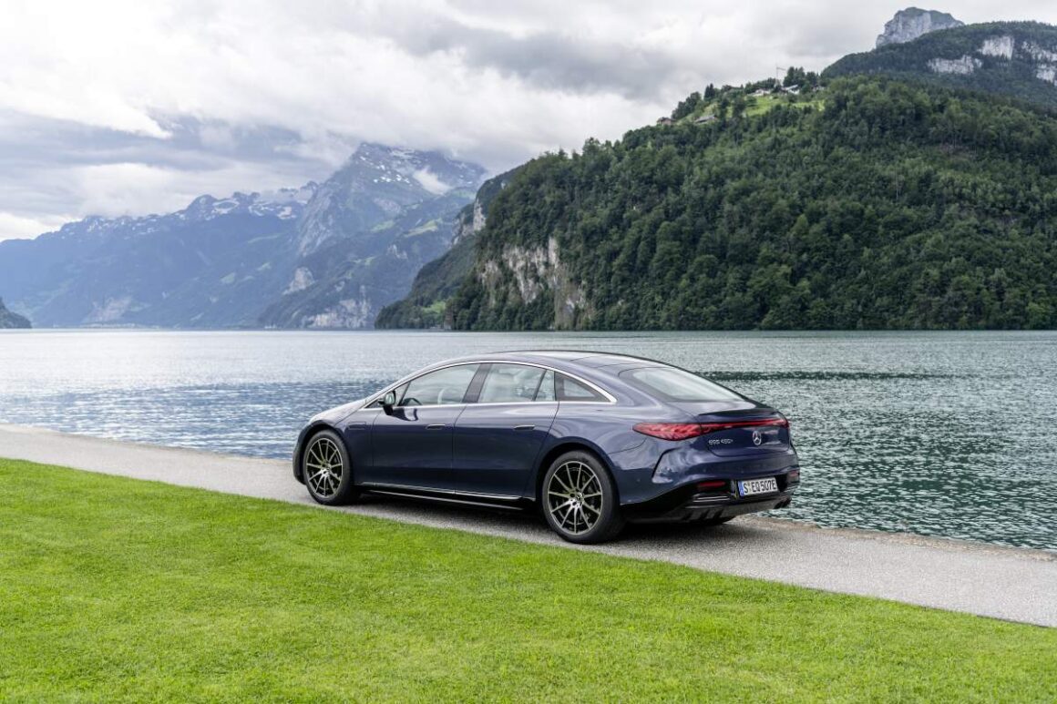 Mercedes Benz EQS Rear