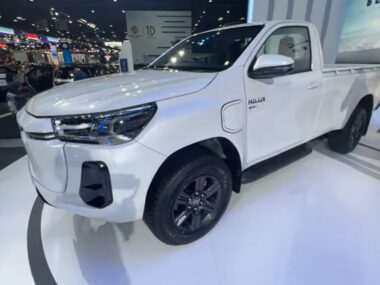 Toyota Hilux BEV Concept Side Thailand 4YouAutoManija