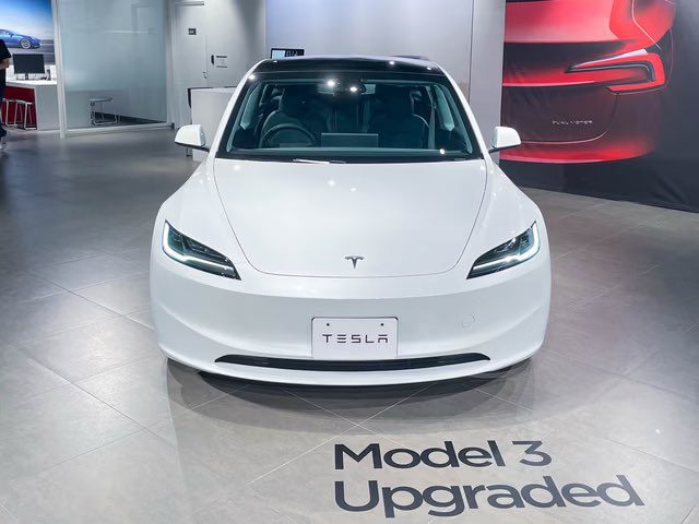 Tesla unveils upgraded Model 3 in first right hand drive market, tesla  model 3 highland 2024