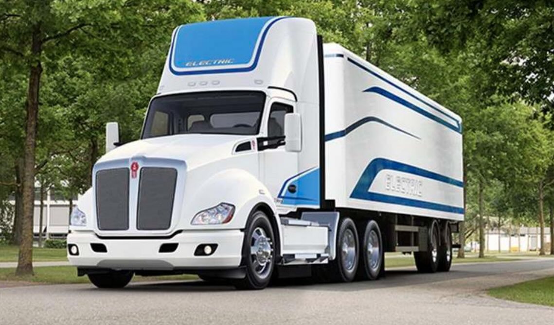 Short-hall tractor truck