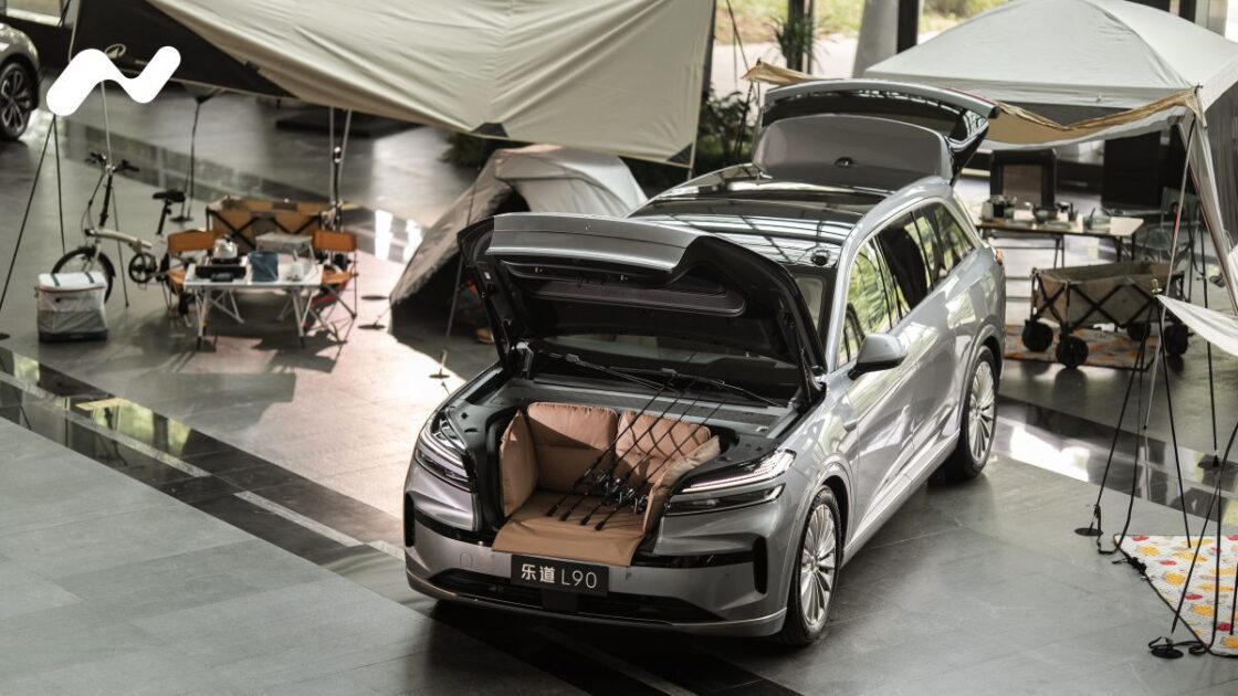 Nio launches 7-seater electric SUV with swappable batteries and massive ...