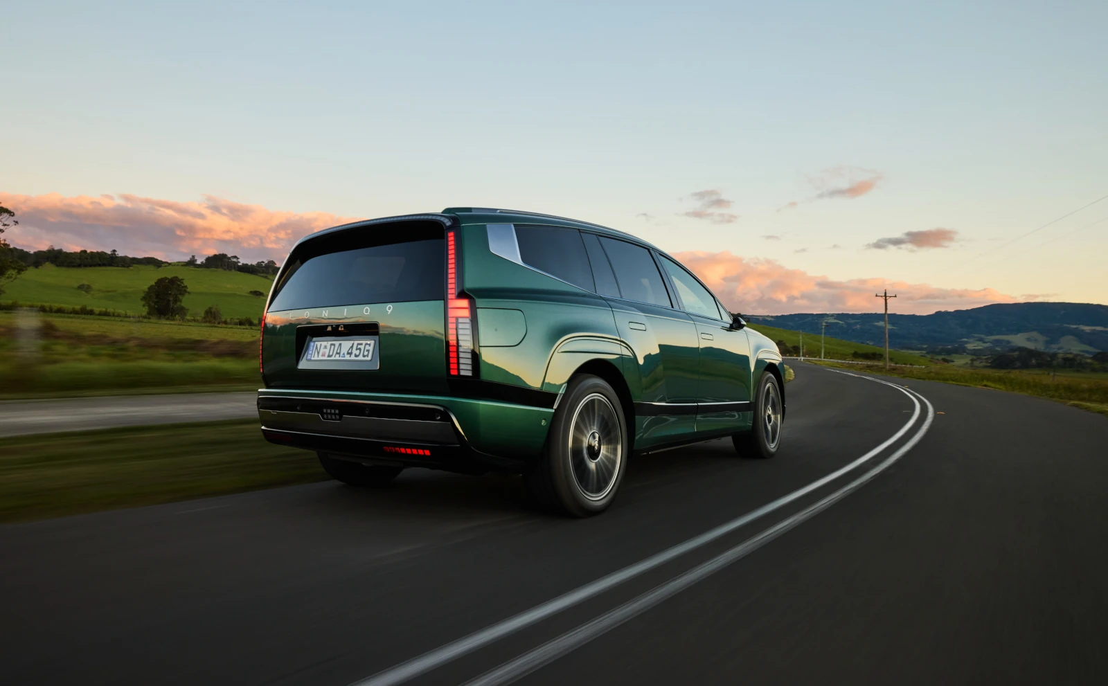 Hyundai Ioniq 9 rear while driving. Source: Hyundai