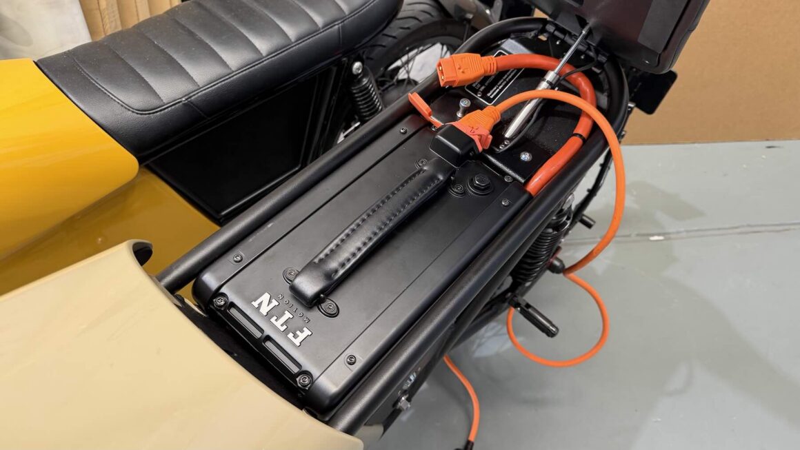 Streetdog XR charging