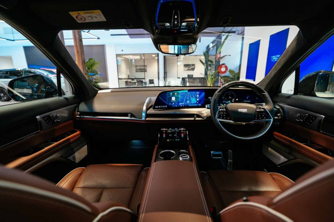 Cadillac Vistiq interior